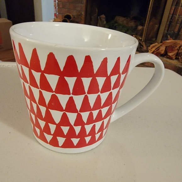 Starbucks Other - Starbucks 2016 Christmas Collection Red & White Abstract Triangle